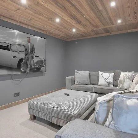 Exceptional With Pool A C 10p - *